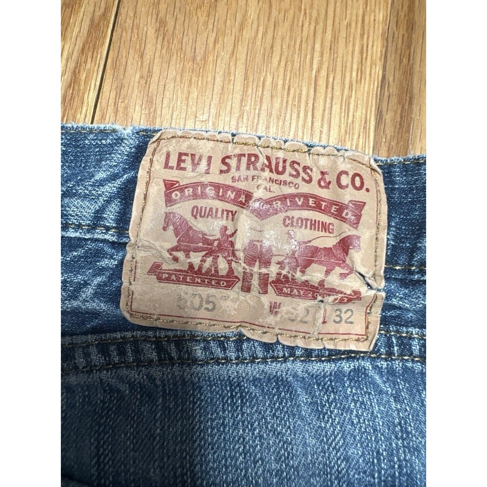 Levis 505 Jeans Men 32x32 Regular Fit Straight Classic Denim Medium Wash Blue - Picture 6 of 9